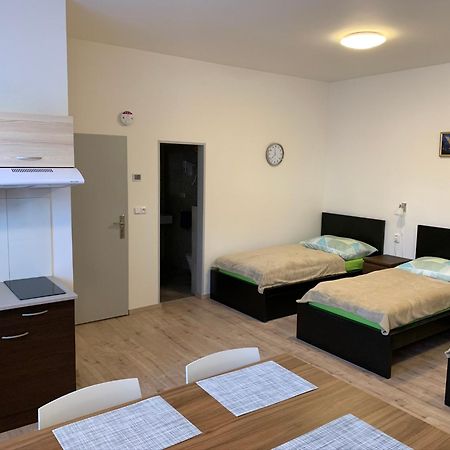 Apartements Studio 964 Líbeznice المظهر الخارجي الصورة