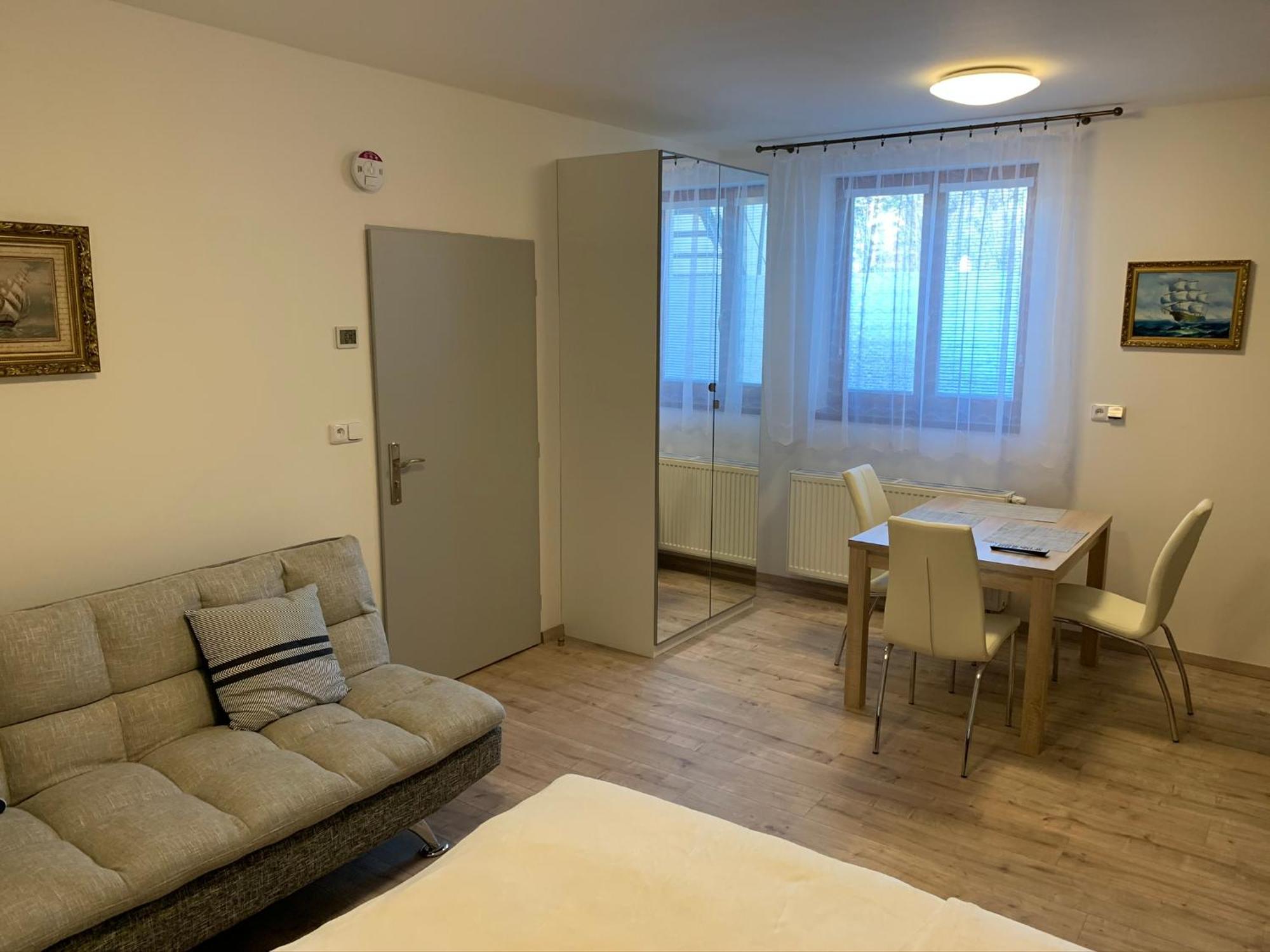 Apartements Studio 964 Líbeznice المظهر الخارجي الصورة