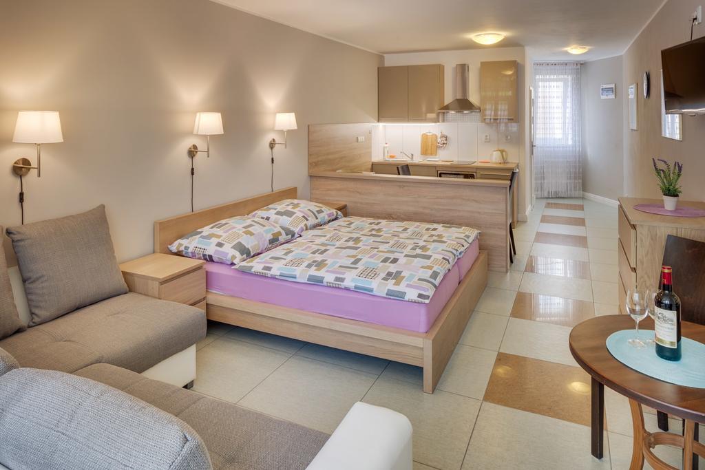 Apartements Studio 964 Líbeznice المظهر الخارجي الصورة