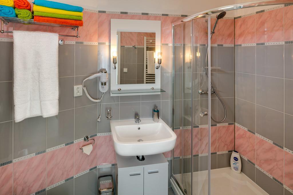 Apartements Studio 964 Líbeznice المظهر الخارجي الصورة