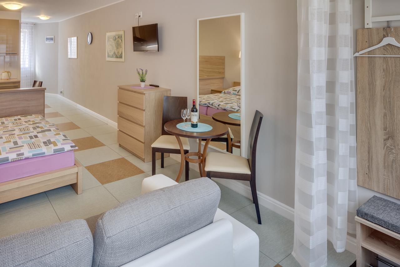 Apartements Studio 964 Líbeznice المظهر الخارجي الصورة